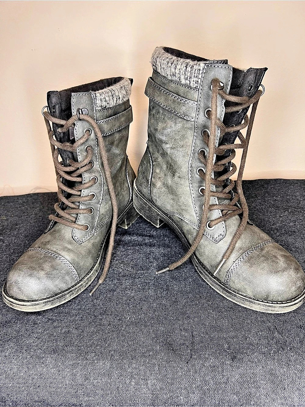 Rocket Dog Knit-Cuff Combat Boot Gray & Brown US 8.5